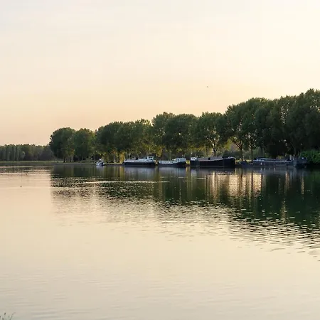 Holiday home Stylish Hideaway With Sauna